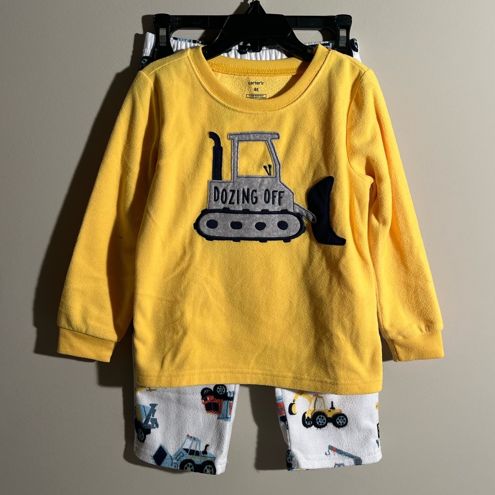 Carter’s Two-Piece Fleece Bulldozer Nightie Set